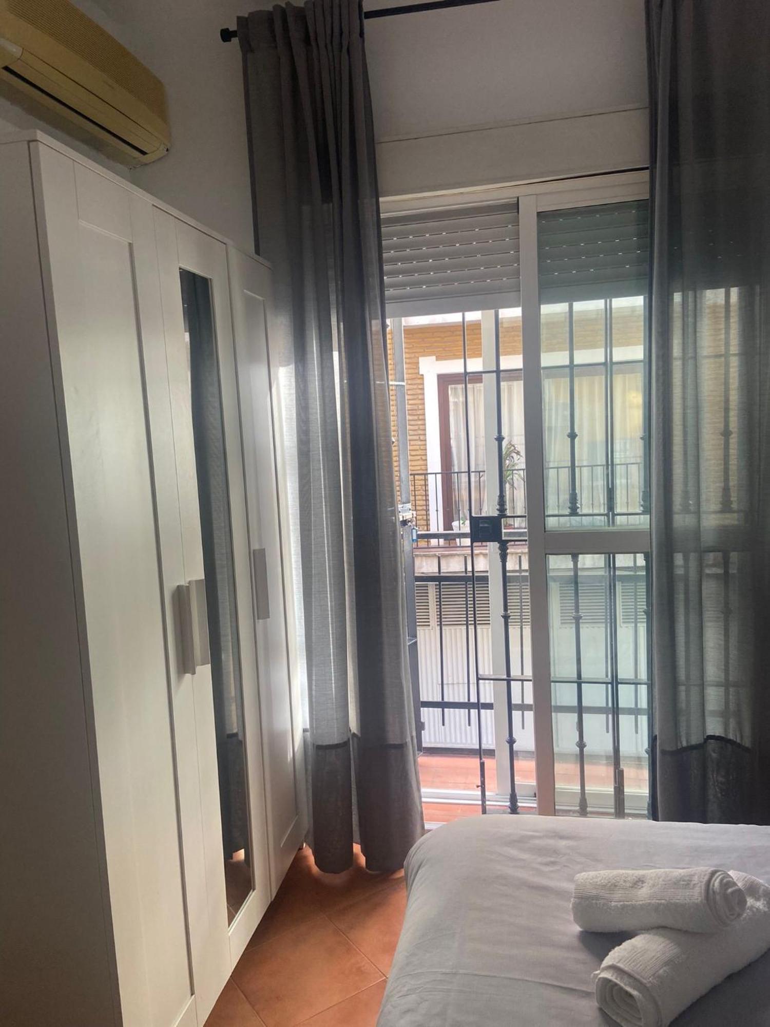Apartamento Plaza De La Alfalfa Seville Luaran gambar